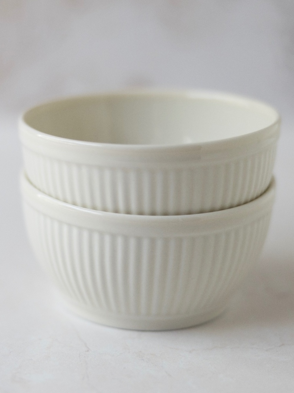 Unmarked ribbed cream ramekins small bowls like Windsor by Wedgwood 4"x 2" as is
